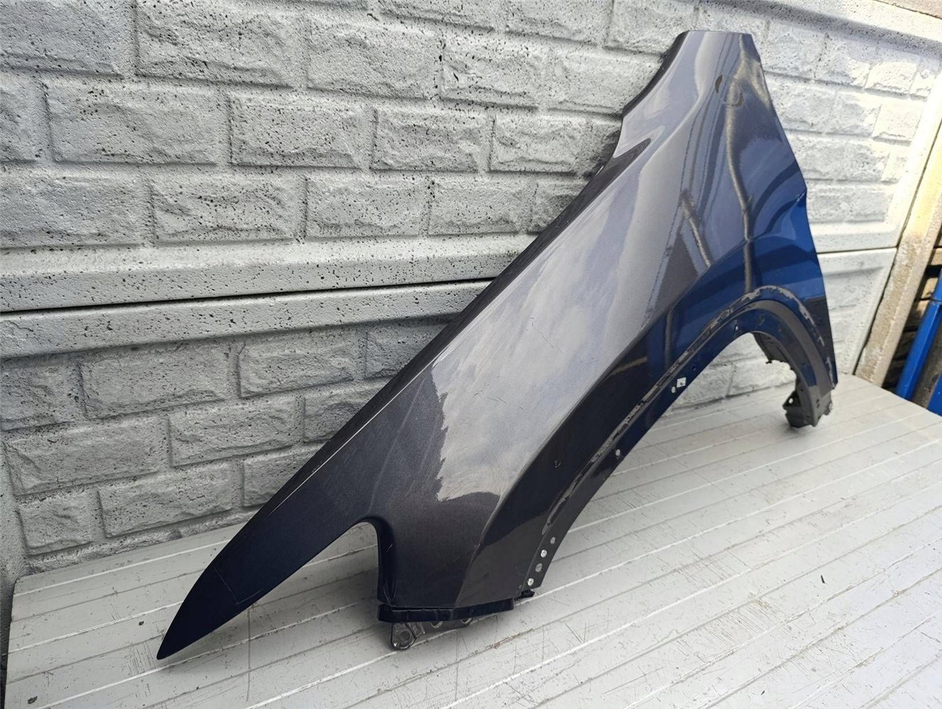 JEEP GRAND CHEROKEE V 5 LIFT 18- 23 BŁOTNIK LEWY ORYGINAŁ (17478068015)