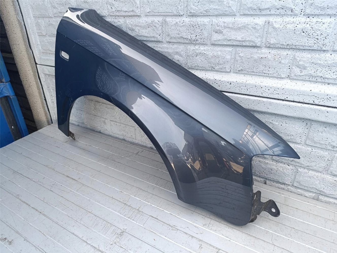 BŁOTNIK PRZEDNI PRAWY AUDI A4 B7 8E0 2005-2009 ORYGINAŁ (17484583581)