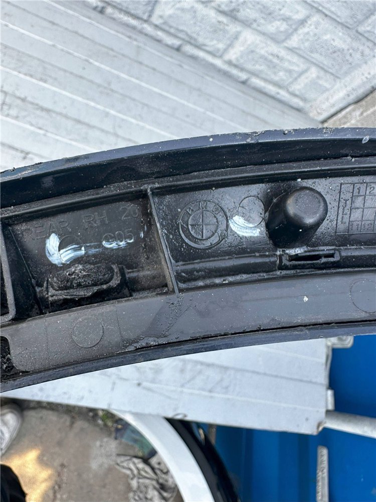 BMW X5 G05 2019 Listwa błotnika tylnego ORYGINAŁ (17484925525)