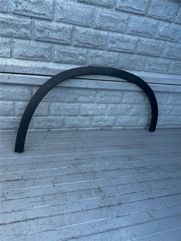 Mercedes-Benz GLC C253 2016 Listwa błotnika przedniego ORYGINAŁ (17484950317)