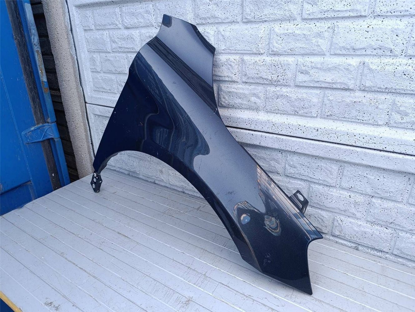 VOLVO XC60 XC-60 08-17 BŁOTNIK PRAWY PRZEDNI ORYGINAŁ (17490226101)