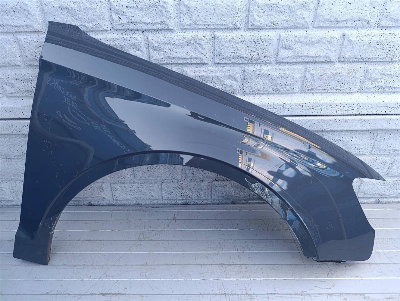 AUDI A3 SEDAN CABRIO 8V5 BŁOTNIK PRAWY ORYGINAŁ (17490240173)