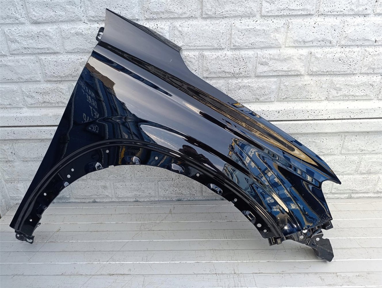 RENAULT AUSTRAL 22- BŁOTNIK PRAWY PRZEDNI ORYGINAŁ (17495607651)