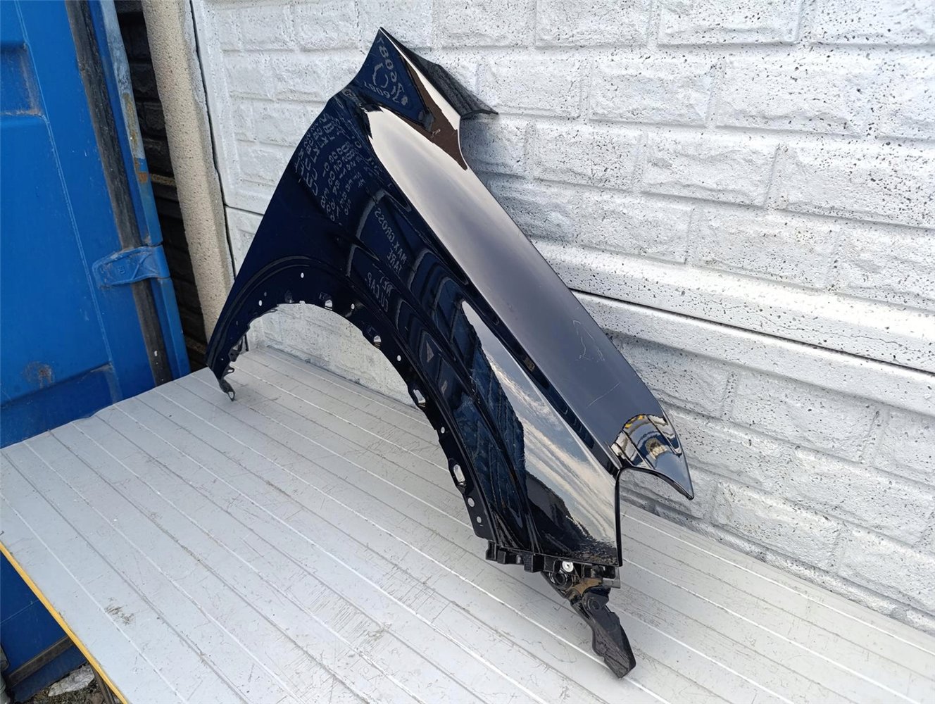 RENAULT AUSTRAL 22- BŁOTNIK PRAWY PRZEDNI ORYGINAŁ (17495607651)