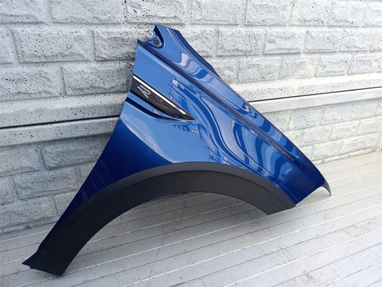 VW TAIGO BŁOTNIK PRAWY PRZEDNI ORYGINAŁ (17495619993)