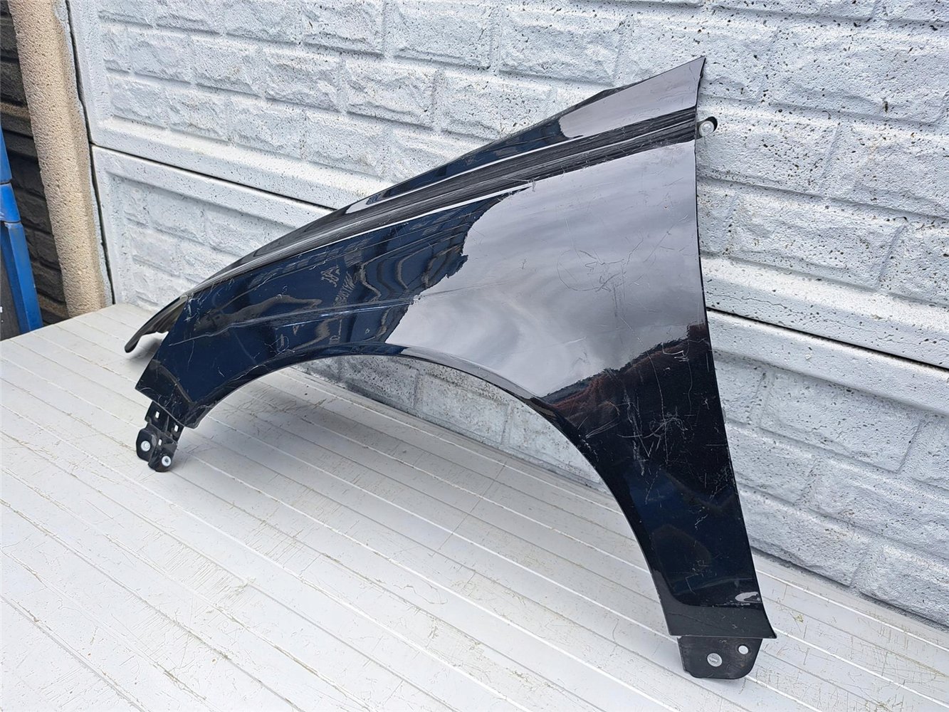 VOLVO C70 LIFT 2009-2013 BŁOTNIK LEWY PRZEDNI ORYGINAŁ (17495698099)