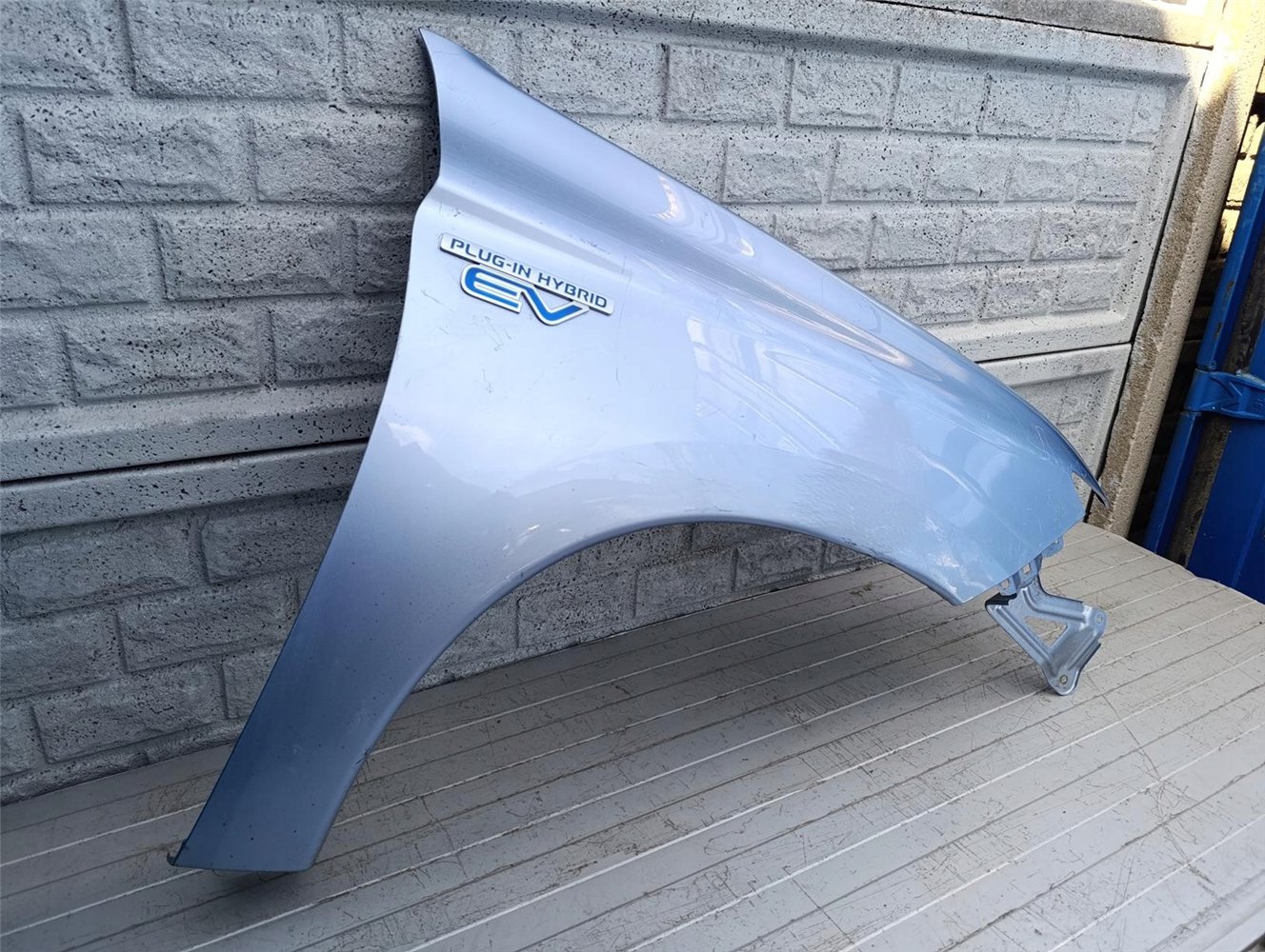 MITSUBISHI OUTLANDER 12-15 BŁOTNIK PRAWY PRZEDNI ORYGINAŁ (17503063178)