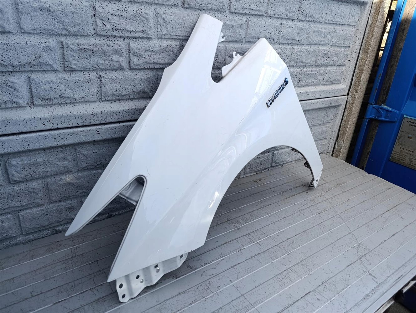 TOYOTA PRIUS 09-16 BŁOTNIK PRZEDNI LEWY ORYGINAŁ (17503105826)