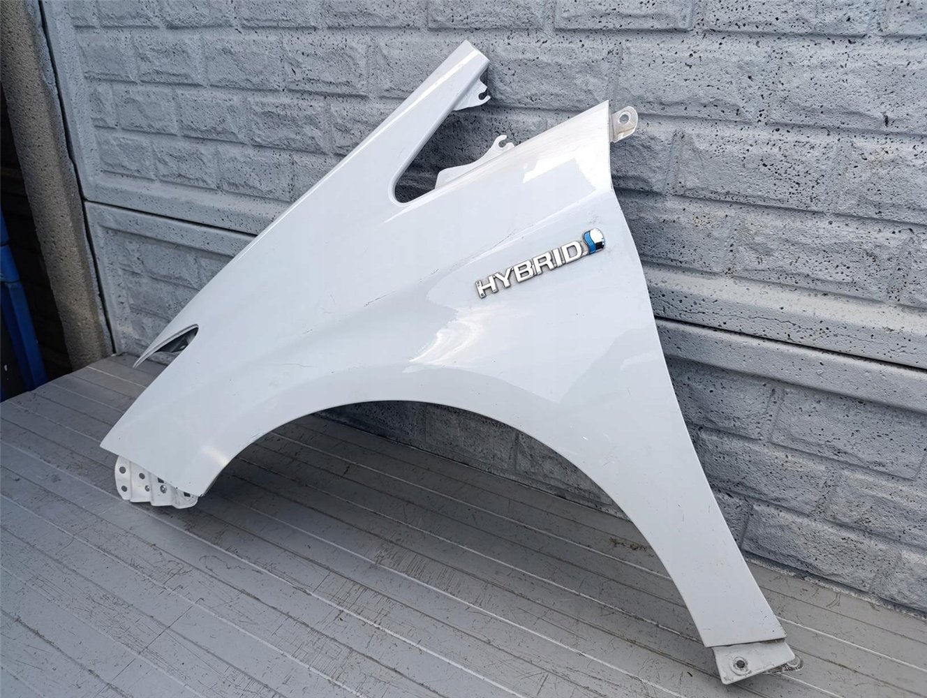 TOYOTA PRIUS 09-16 BŁOTNIK PRZEDNI LEWY ORYGINAŁ (17503105826)