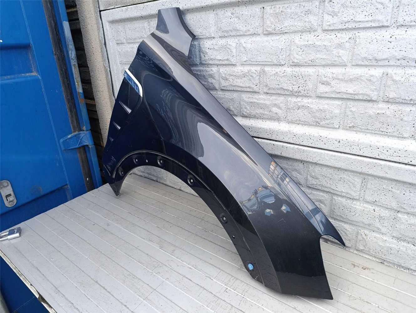 MG MARVEL R BŁOTNIK PRZEDNI PRAWY ORYGINAŁ (17503142435)