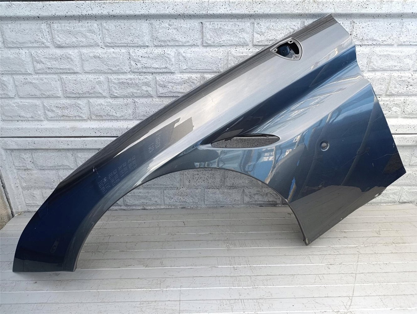 FERRARI CALIFORNIA T BŁOTNIK LEWY PRZEDNI ORYGINAŁ (17503148560)