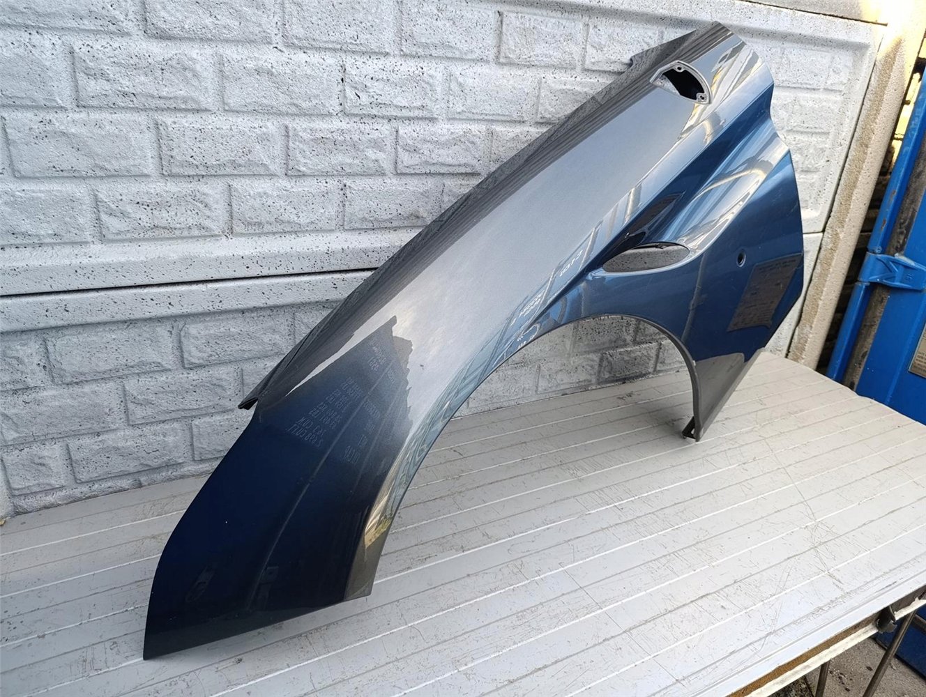 FERRARI CALIFORNIA T BŁOTNIK LEWY PRZEDNI ORYGINAŁ (17503148560)