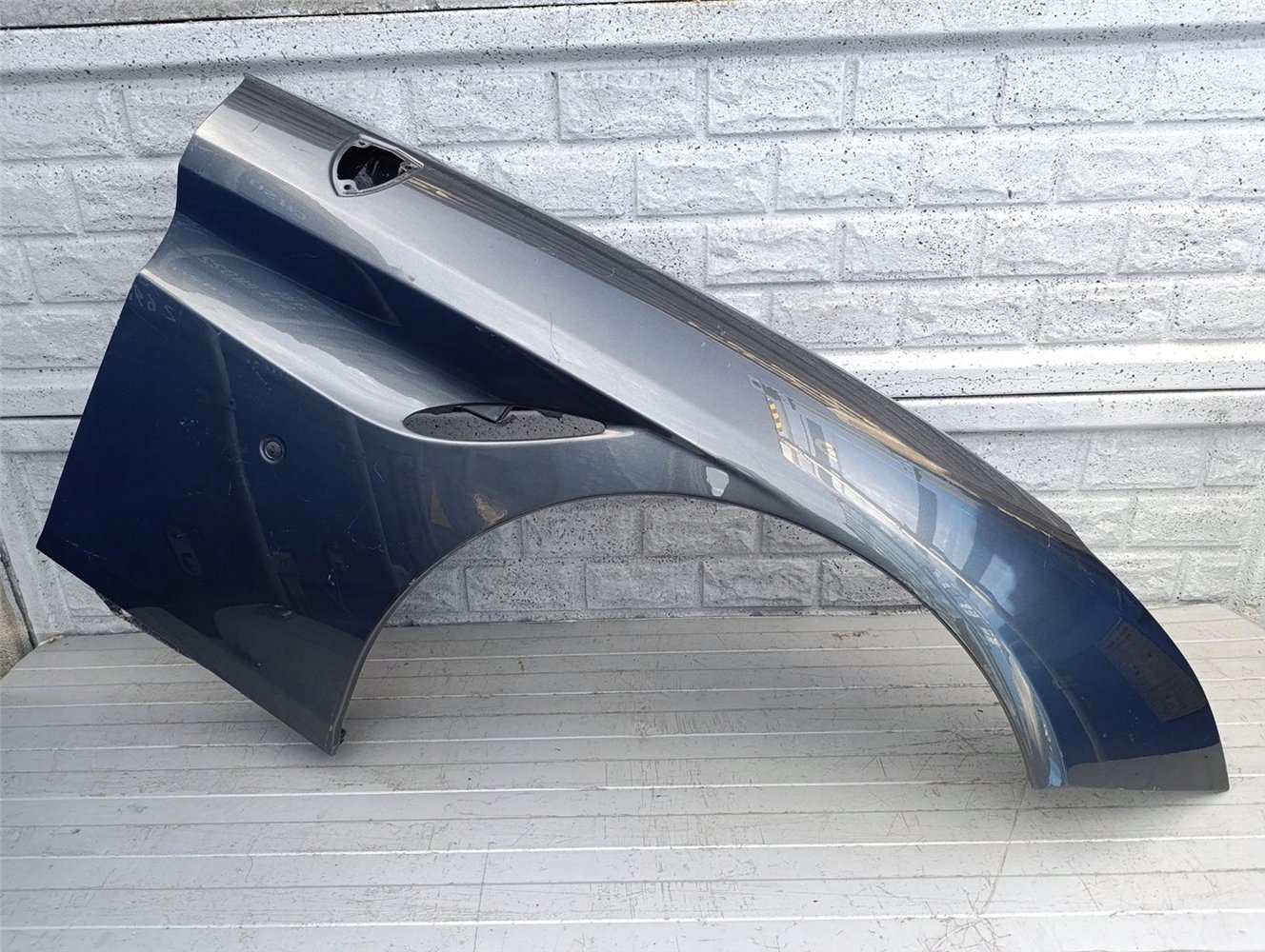 FERRARI CALIFORNIA T BŁOTNIK LEWY PRZEDNI ORYGINAŁ (17503148560)