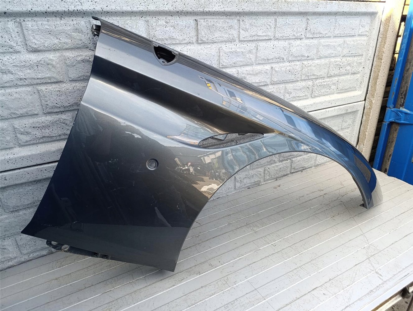 FERRARI CALIFORNIA T BŁOTNIK LEWY PRZEDNI ORYGINAŁ (17503148560)