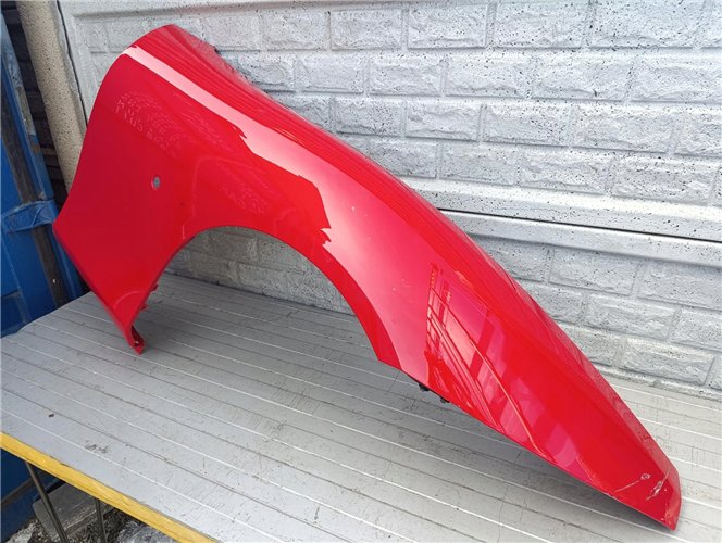 FERRARI ROMA BŁOTNIK PRAWY PRZEDNI ORYGINAŁ (17503156158)