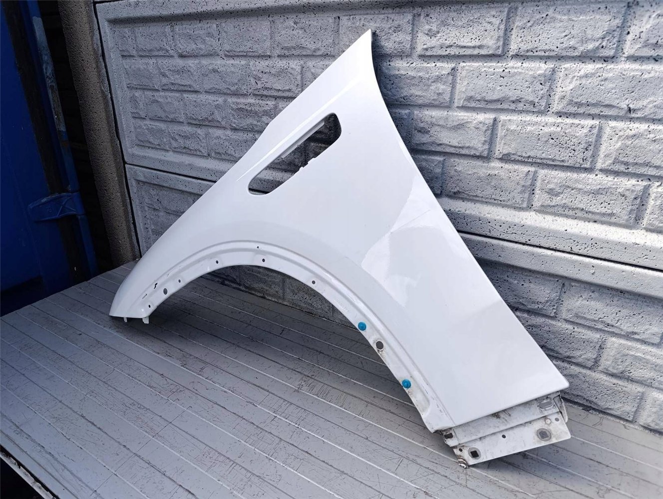 BŁOTNIK MERCEDES EQE SUV x294 LEWY PRZEDNI ORYGINAŁ (17506956048)