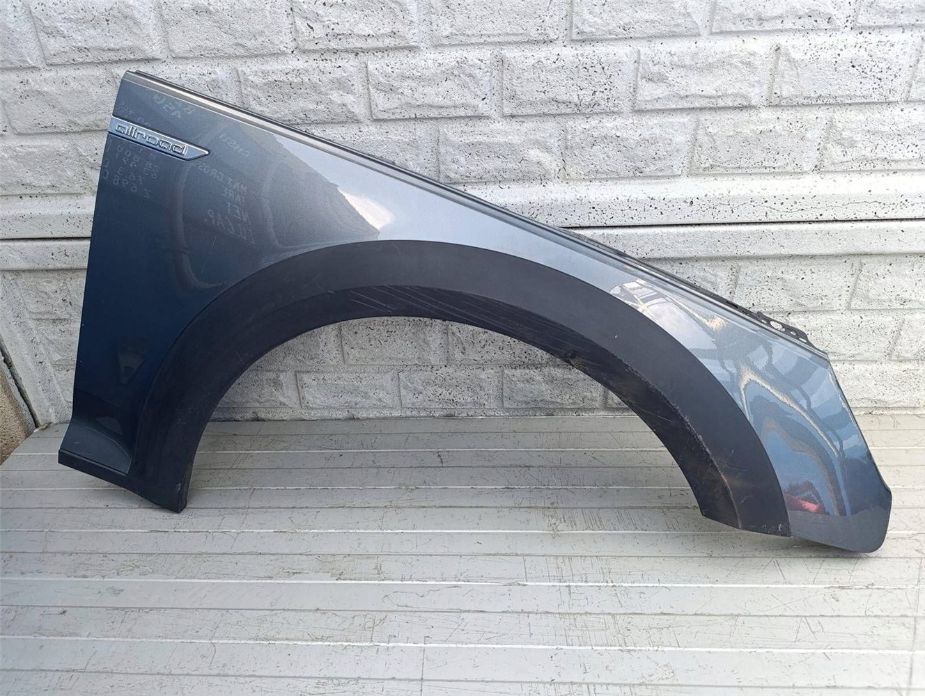 AUDI A4 ALLROAD B9 8W0 BŁOTNIK PRZEDNI PRAWY ORYGINAŁ (17507021368)