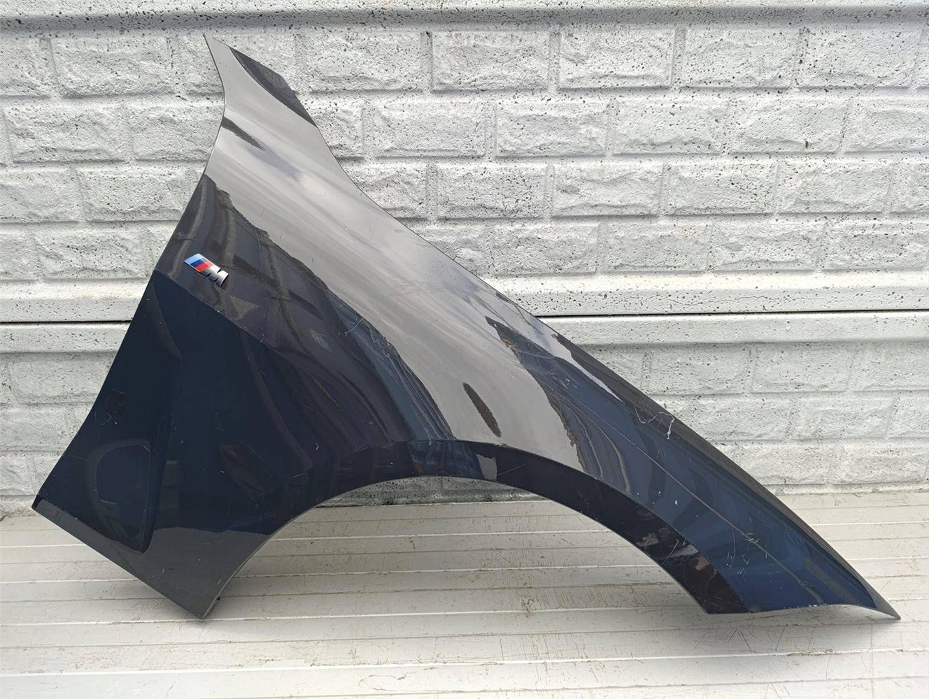 BMW 4 G22 G23 2020-2024 BŁOTNIK PRAWY PRZEDNI ORYGINAŁ (17507054246)