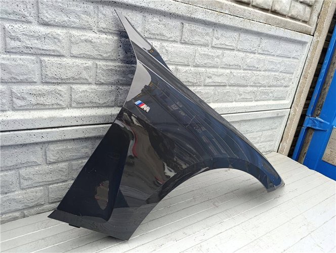 BMW 4 G22 G23 2020-2024 BŁOTNIK PRAWY PRZEDNI ORYGINAŁ (17507054246)