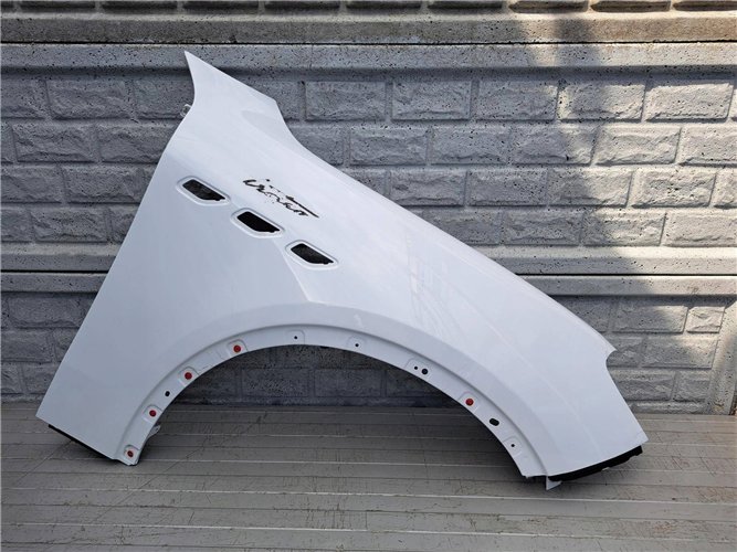 MASERATI GRECALE 22- BŁOTNIK PRAWY PRZÓD ORYGINAŁ (17507425855)