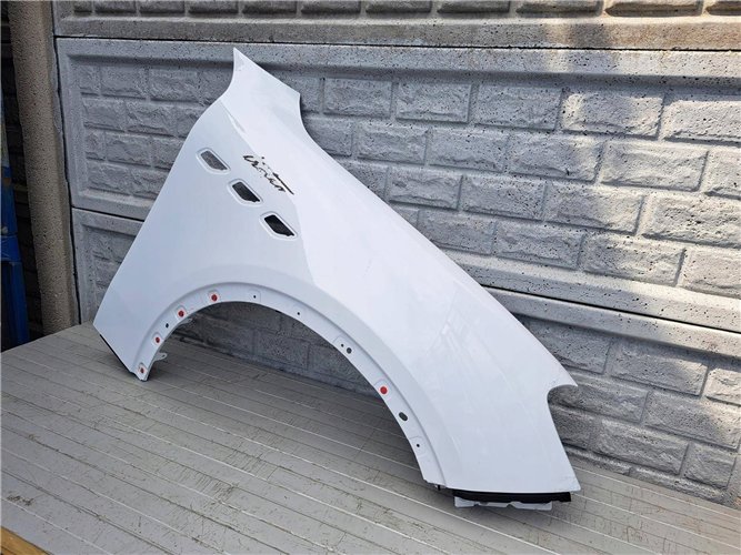 MASERATI GRECALE 22- BŁOTNIK PRAWY PRZÓD ORYGINAŁ (17507425855)