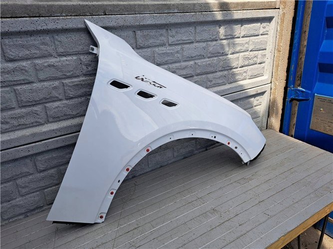 MASERATI GRECALE 22- BŁOTNIK PRAWY PRZÓD ORYGINAŁ (17507425855)