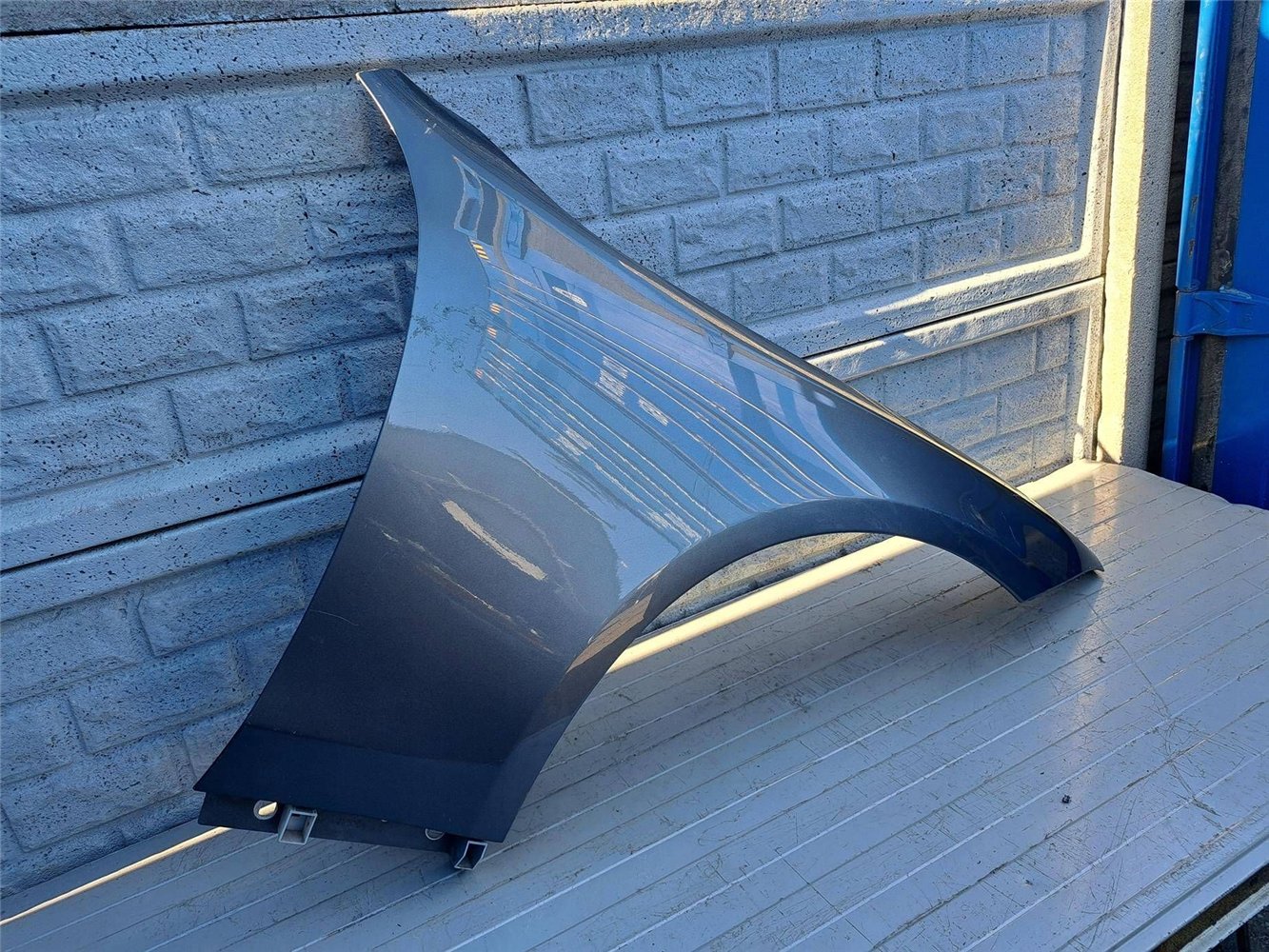 MERCEDES CLS W257 W 257 BŁOTNIK PRZEDNI PRAWY ORYGINAŁ (17508019341)