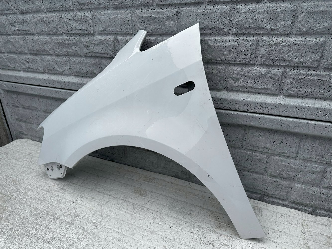 BŁOTNIK LEWY VW CADDY 2010 - 2015 ORYGINAŁ (17511717799)