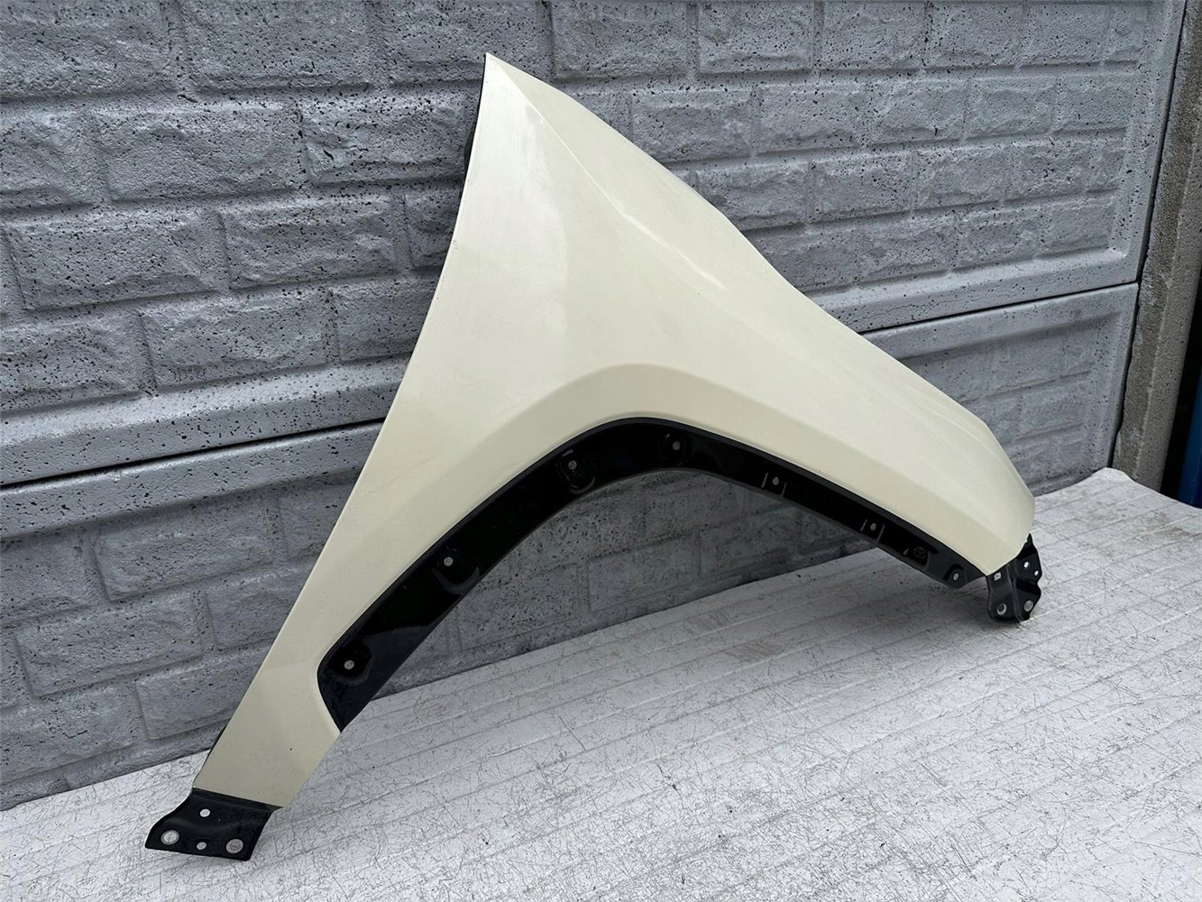 TOYOTA RAV 4 IV 19-20 BŁOTNIK PRAWY PRZÓD ORYGINAŁ (17511955143)