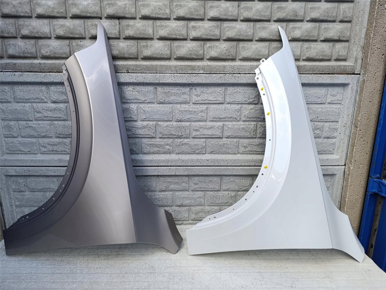 VOLVO XC 90 XC90 II 15-23 BŁOTNIK PRZEDNI PRAWY ORYGINAŁ (17517599328)