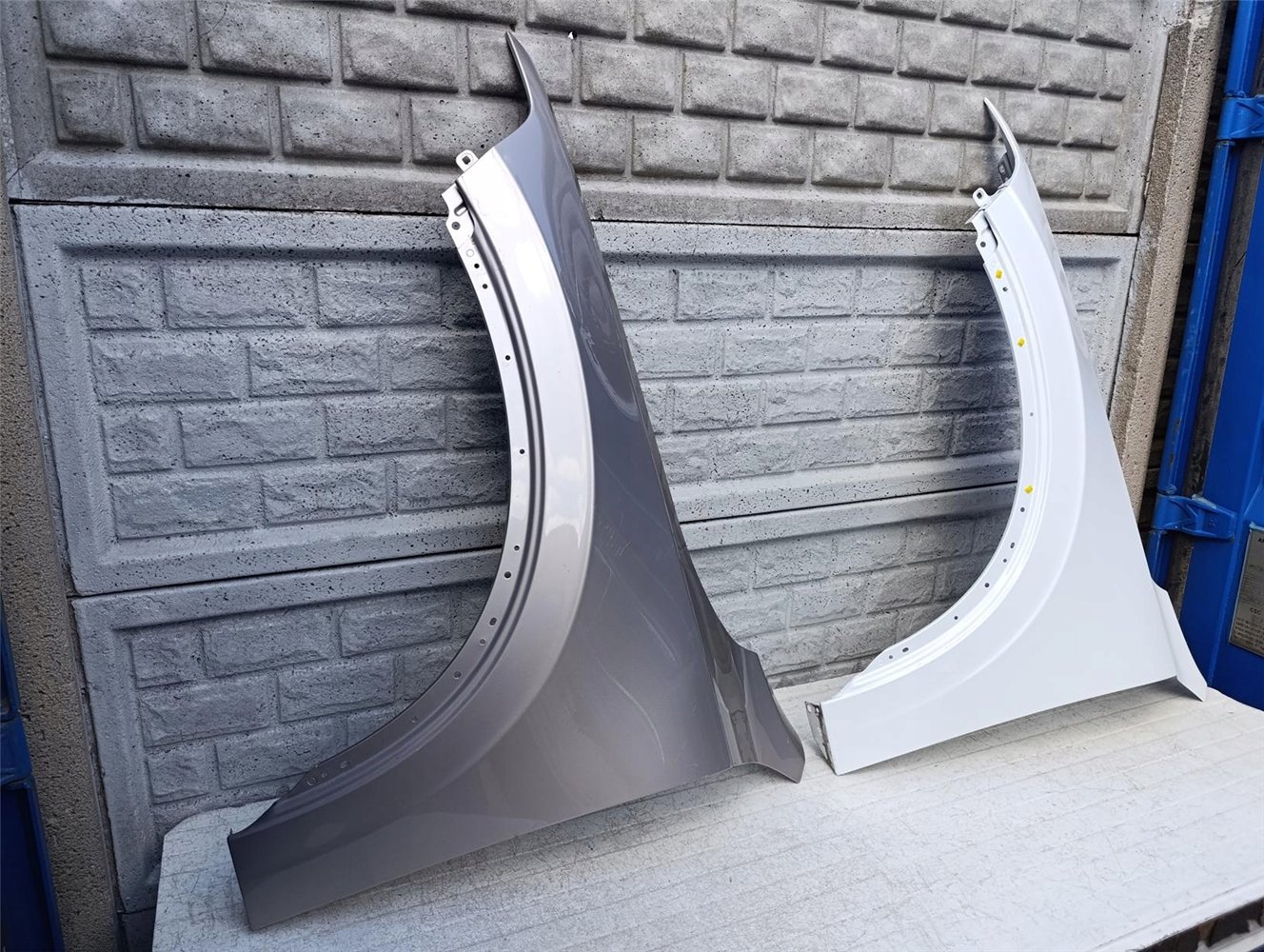 VOLVO XC 90 XC90 II 15-23 BŁOTNIK PRZEDNI PRAWY ORYGINAŁ (17517599328)