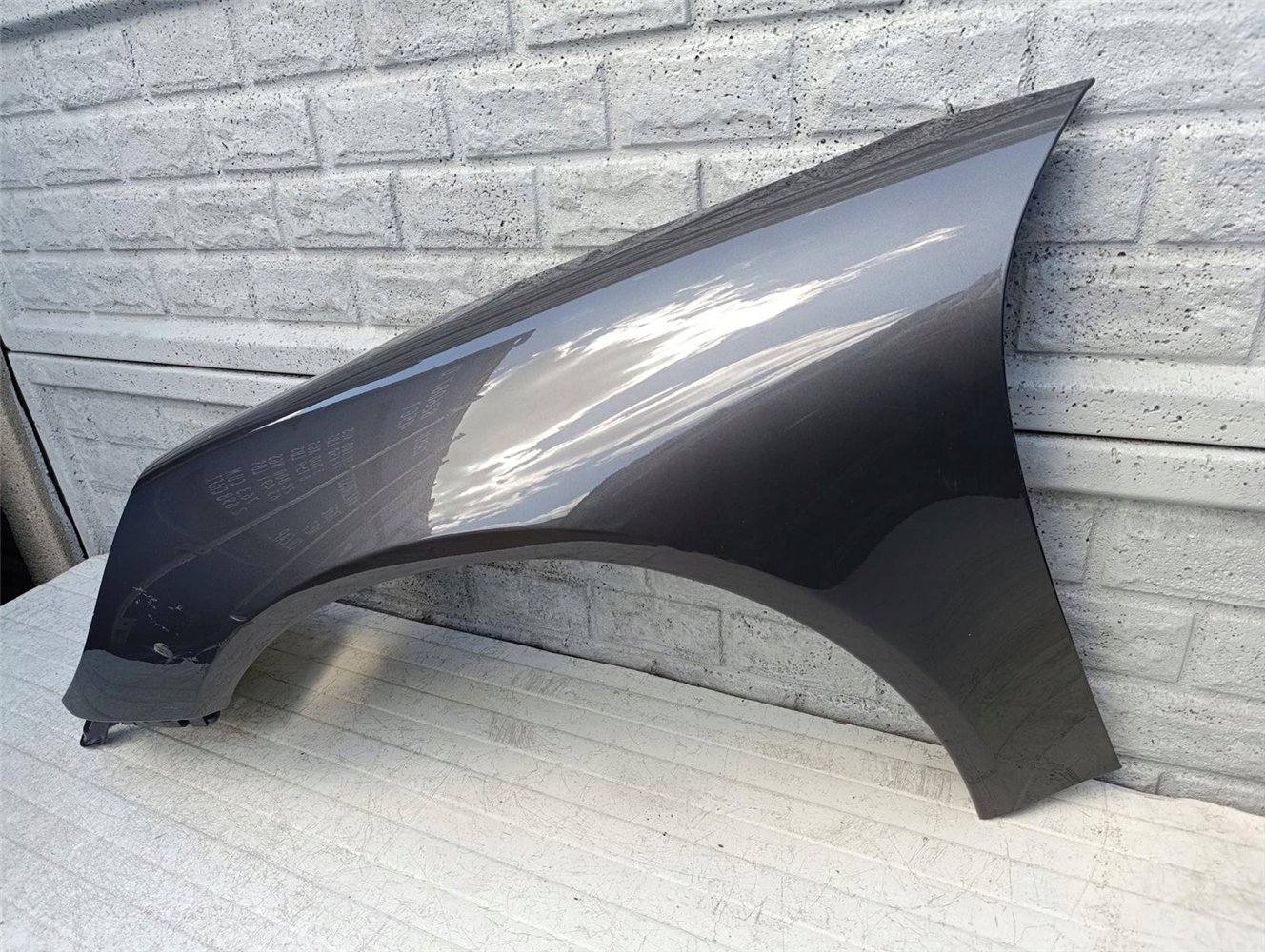 PORSCHE CARRERA 911 991 BŁOTNIK PRZEDNI LEWY ORYGINAŁ (17517603810)