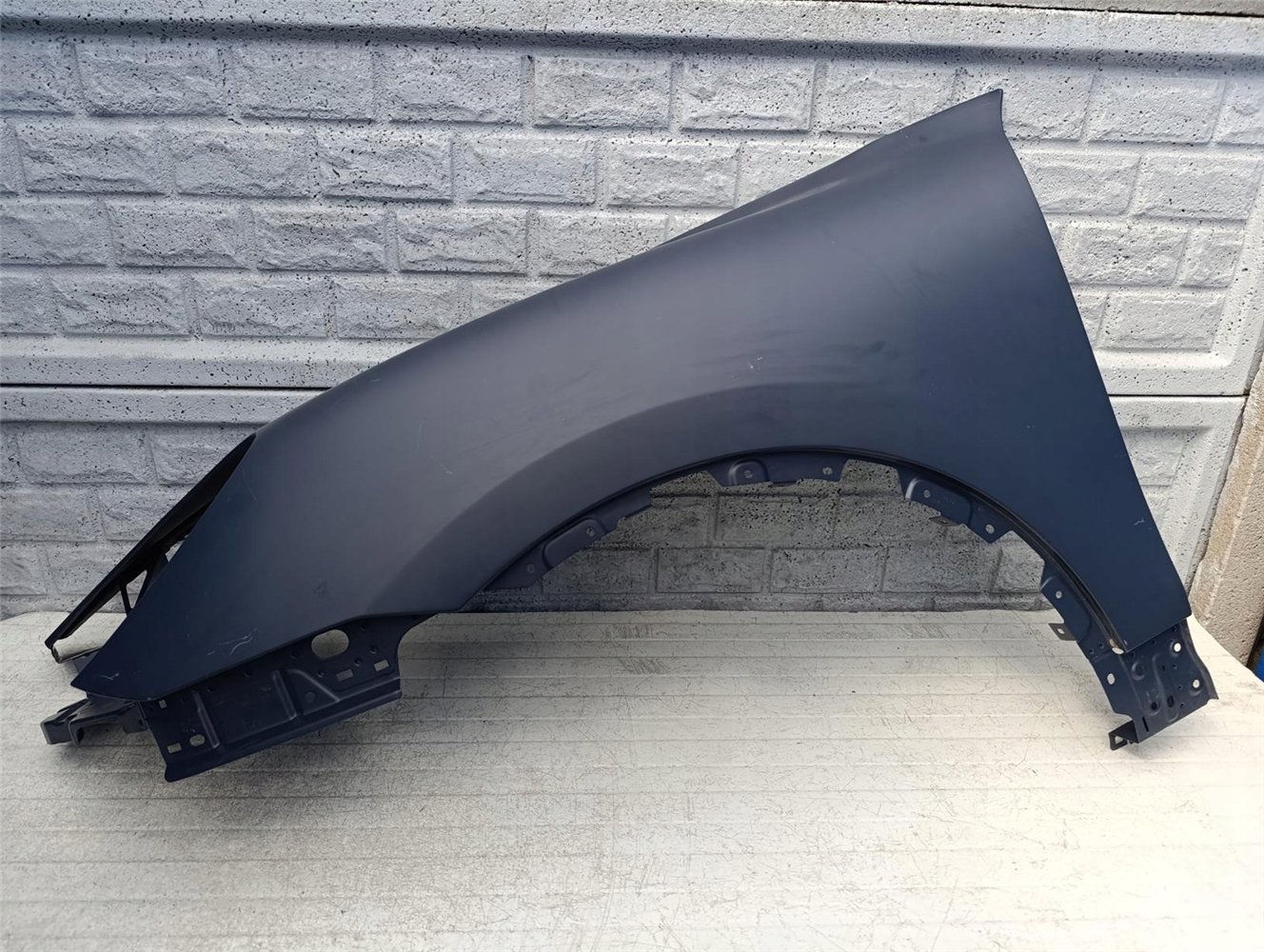 PORSCHE CAYENNE 2010-2014 BŁOTNIK PRZEDNI LEWY ORYGINAŁ (17517607058)