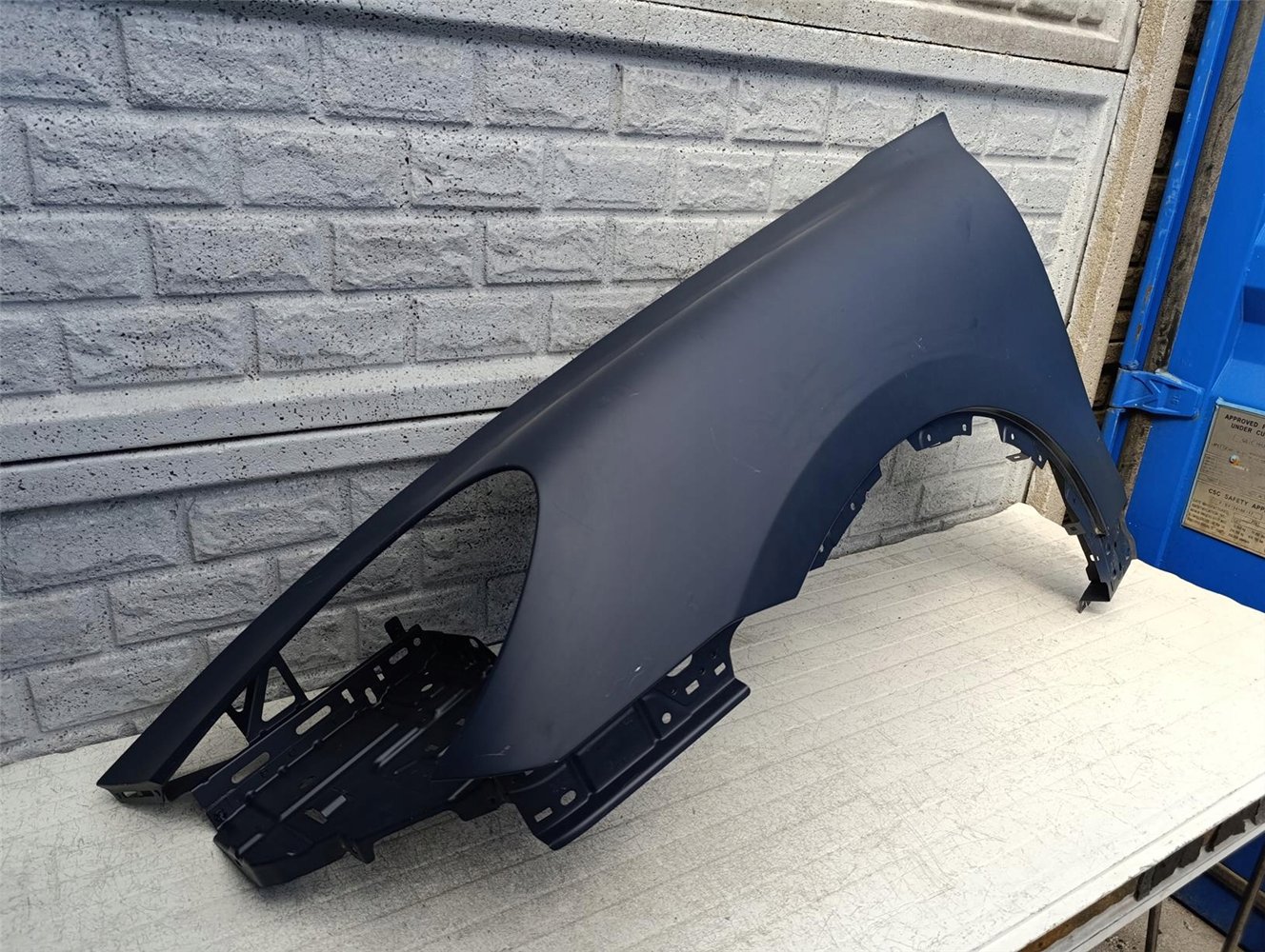 PORSCHE CAYENNE 2010-2014 BŁOTNIK PRZEDNI LEWY ORYGINAŁ (17517607058)