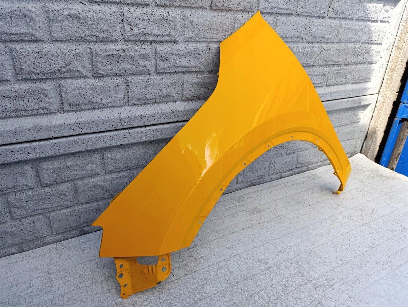 LEXUS LBX 2023- BŁOTNIK LEWY PRZEDNI ORYGINAŁ (17517653432)