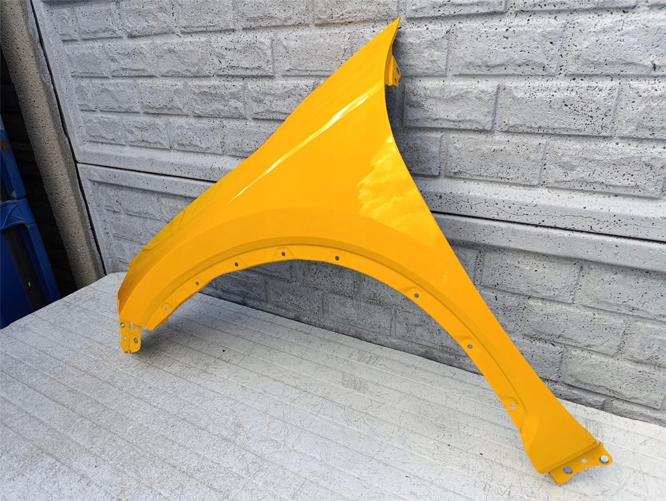 LEXUS LBX 2023- BŁOTNIK LEWY PRZEDNI ORYGINAŁ (17517653432)