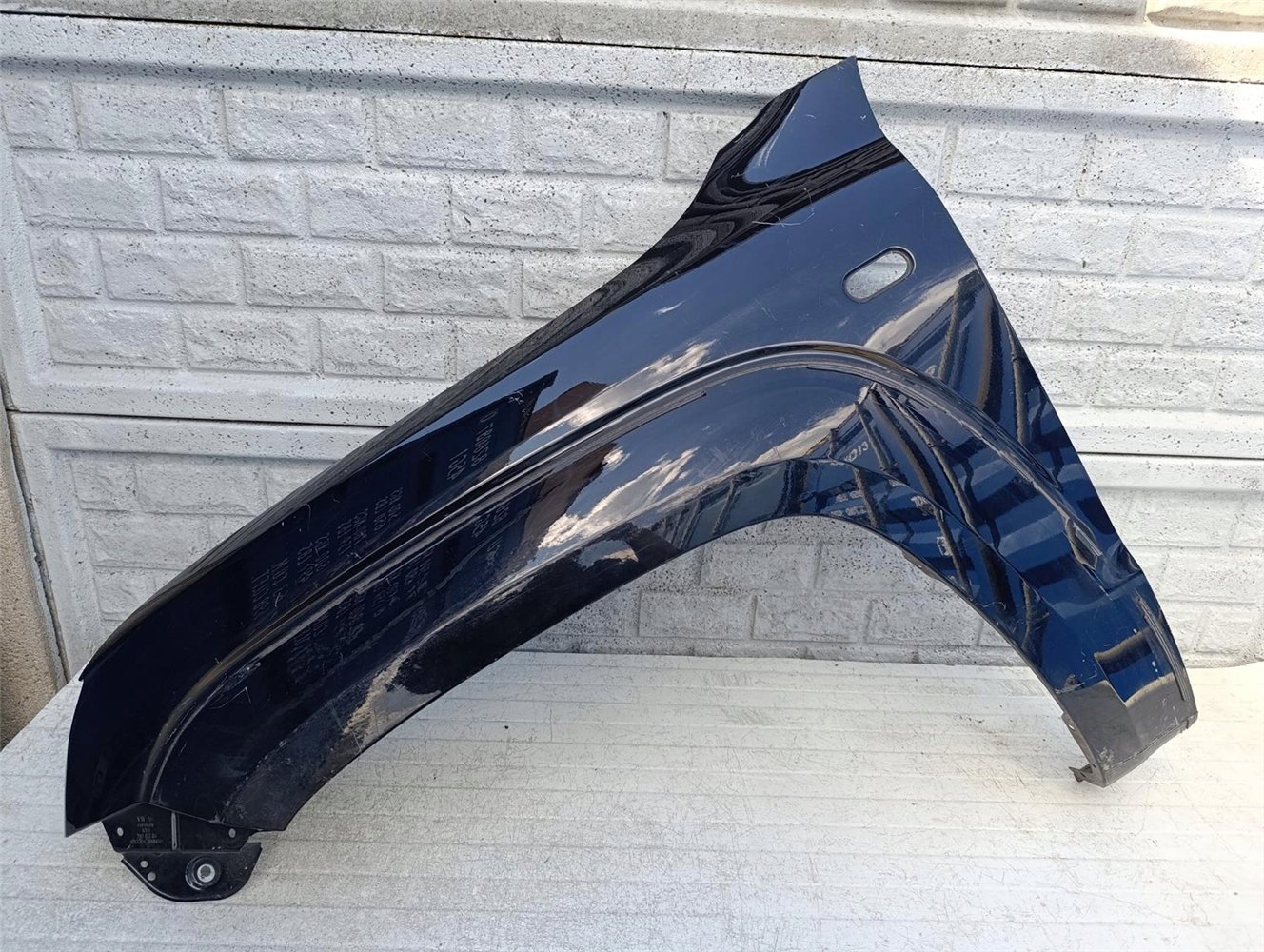 VW AMAROK 2H0 2016-2022 LIFT BŁOTNIK LEWY PRZEDNI ORYGINAŁ (17517662432)