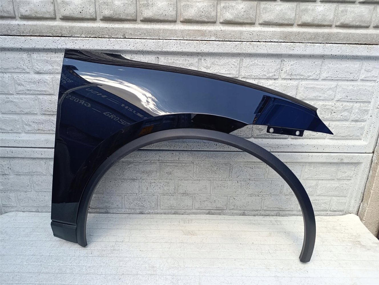 PORSCHE MACAN 24- 95C BŁOTNIK PRAWY PRZÓD ORYGINAŁ (17517678238)