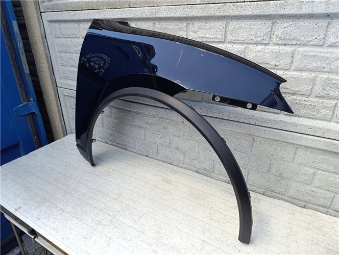 PORSCHE MACAN 24- 95C BŁOTNIK PRAWY PRZÓD ORYGINAŁ (17517678238)