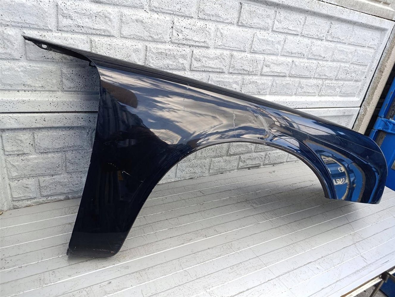 PORSCHE 911 CARRERA 964 BŁOTNIK PRZEDNI PRAWY ORYGINAŁ (17522804397)