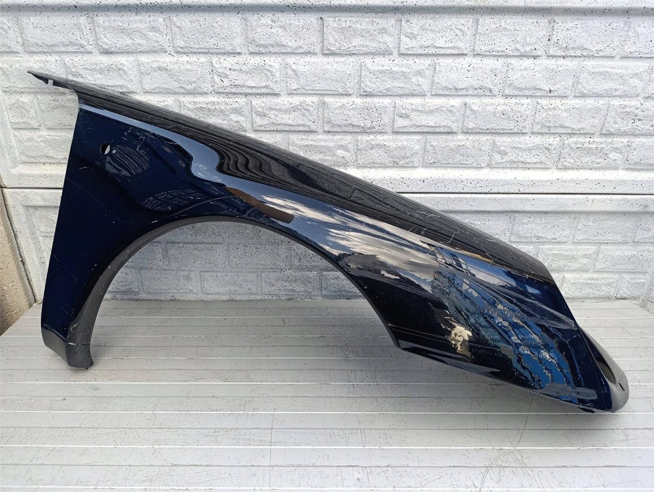 PORSCHE CARRERA 911 993 BŁOTNIK PRAWY PRZEDNI ORYGINAŁ (17522811735)