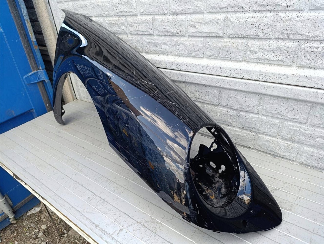 PORSCHE CARRERA 911 993 BŁOTNIK PRAWY PRZEDNI ORYGINAŁ (17522811735)