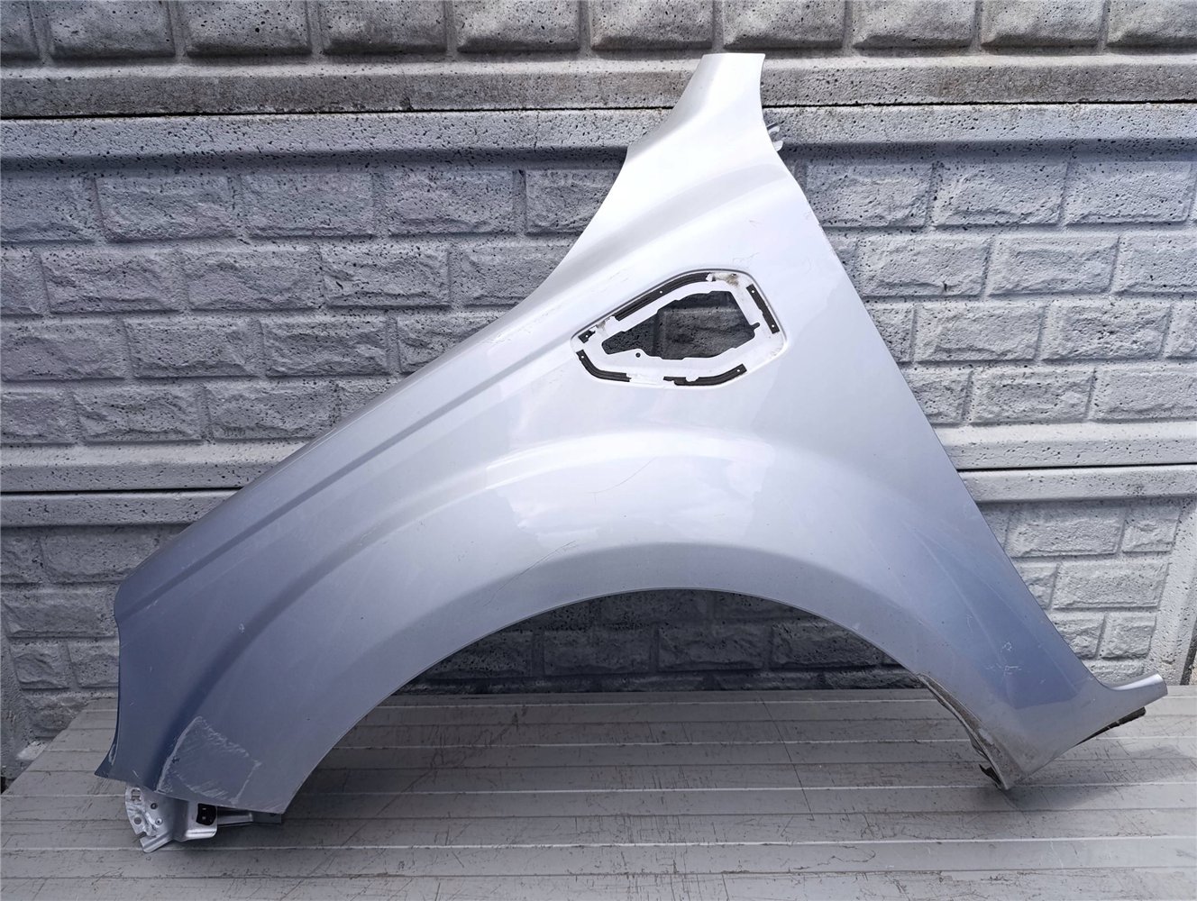 RENAULT ALASKAN 16- BŁOTNIK PRZEDNI LEWY ORYGINAŁ (17522932823)