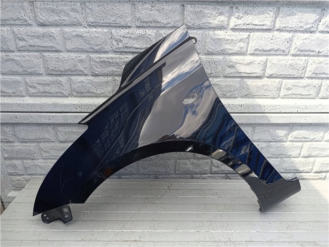 SUZUKI SWIFT Mk7 10-17 BŁOTNIK PRZEDNI LEWY ORYGINAŁ (17522936423)