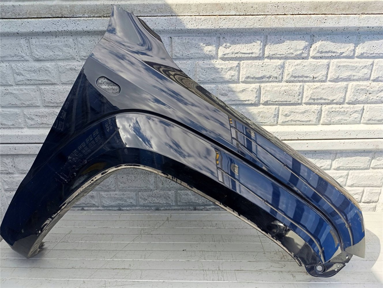 VW AMAROK 2H0 2012-2020 BŁOTNIK PRZEDNI PRAWY ORYGINAŁ (17522979720)