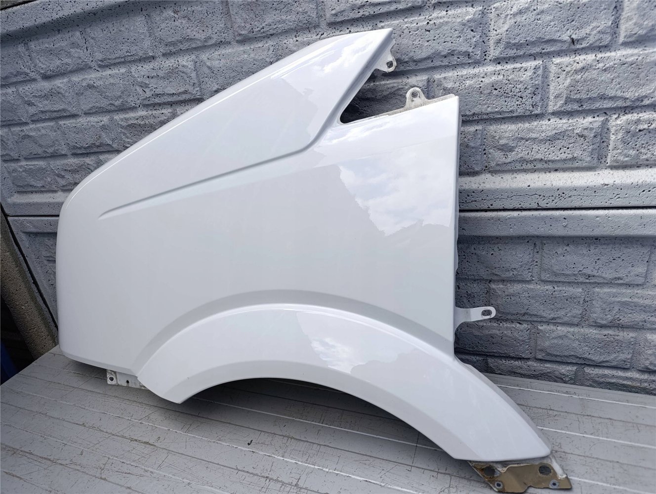 VW CRAFTER 2006 – 2016 BŁOTNIK LEWY PRZEDNI ORYGINAŁ (17522983385)