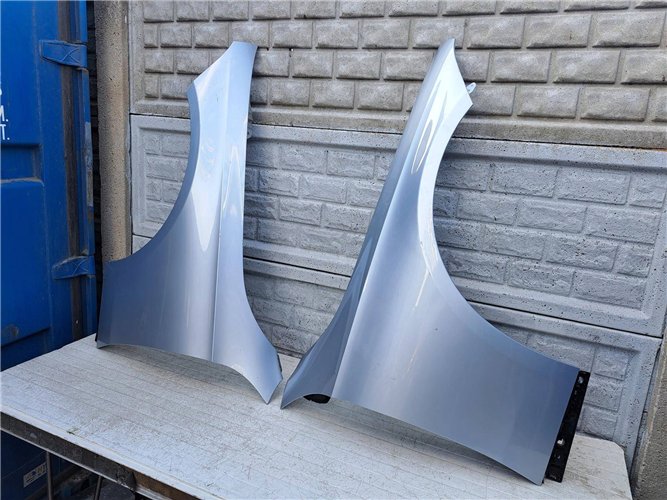 MERCEDES CLE C236 A236 23- BŁOTNIK LEWY PRAWY ORYGINAŁ (17524099332)