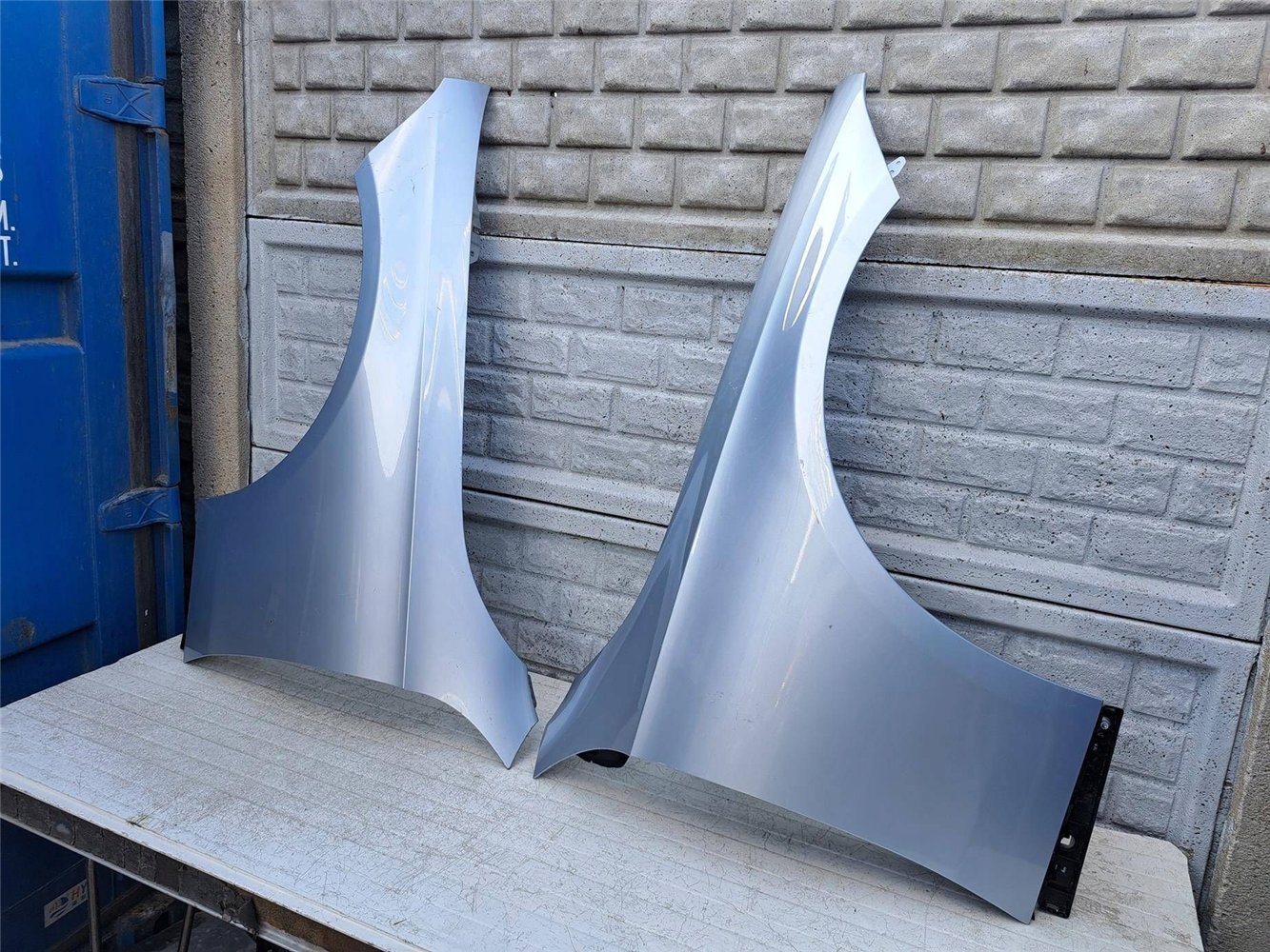 MERCEDES CLE C236 A236 23- BŁOTNIK LEWY PRAWY ORYGINAŁ (17524099332)