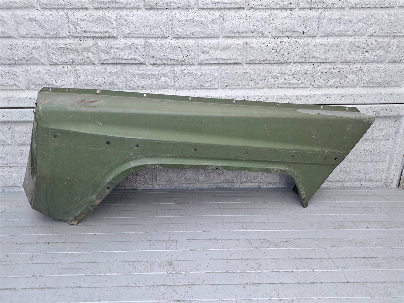 BŁOTNIK LEWY PRZÓD MERCEDES G KLASA W460 79- ORYGINAŁ (17524121812)