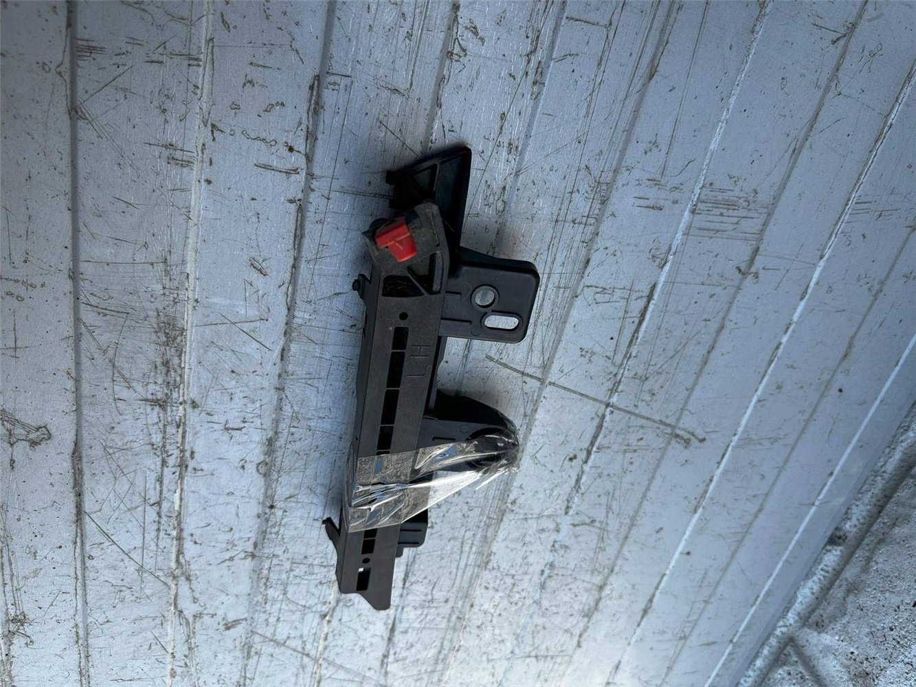 Opel Adam 2012 Ślizg listwy progowej ORYGINAŁ (17527219591)